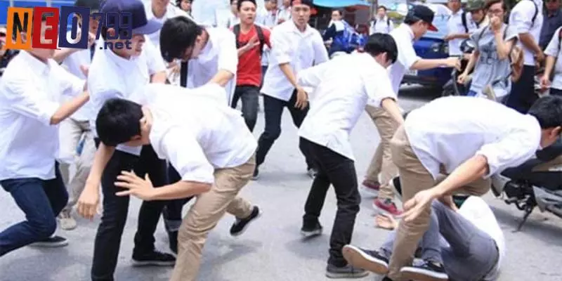 Mơ Thấy Đánh Nhau Là Điềm Gì, Đánh Con Gì Là Chuẩn? 4 Chiêm bao về việc đánh nhau với người thân